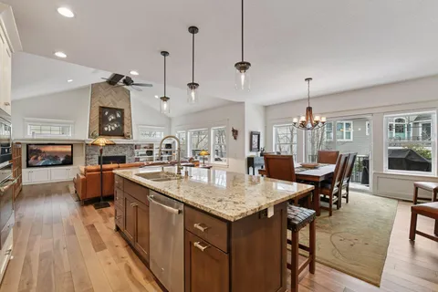$1,590,000 | 155 Wooddale Avenue, Wayzata, MN 55391