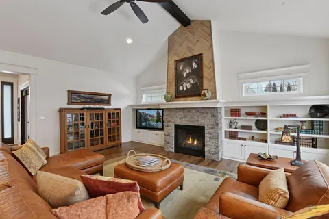 $1,590,000 | 155 Wooddale Avenue, Wayzata, MN 55391