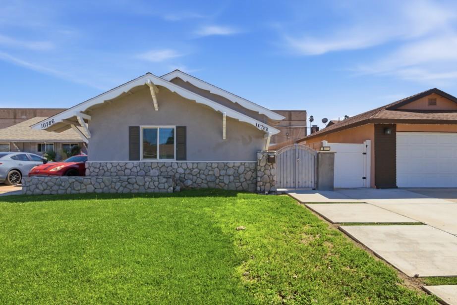 10788 Mercer Avenue Riverside, CA 92505 - Photo 1 of 18