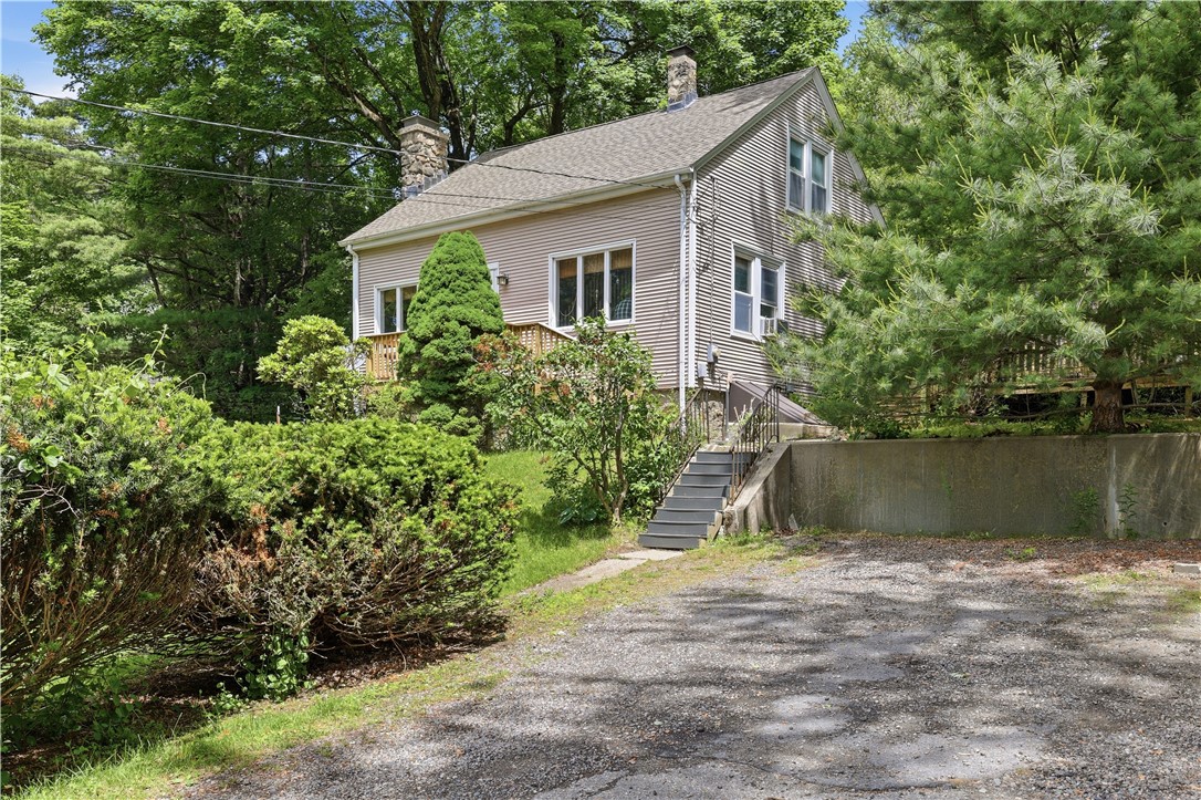 39 West Wrentham Road Cumberland, RI 02864 - Photo 3 of 40