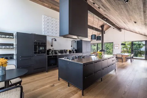 $9,790,000 | 6 Tara Road, Montauk, NY 11954