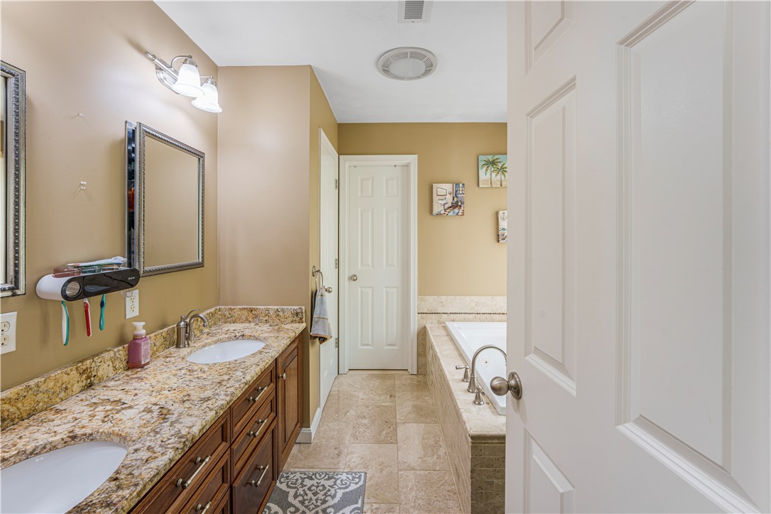 115 Castle Rocks Road Warwick, RI 02886 - Photo 27 of 40