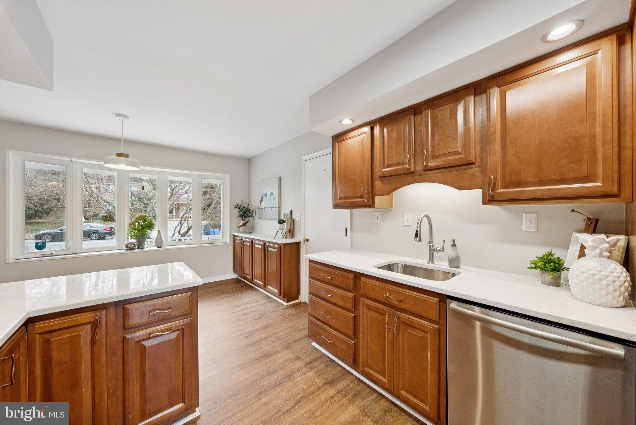 2404 Blue Valley Drive Silver Spring, MD 20904 - Photo 5 of 46 New light fixtures & quartz counter tops!