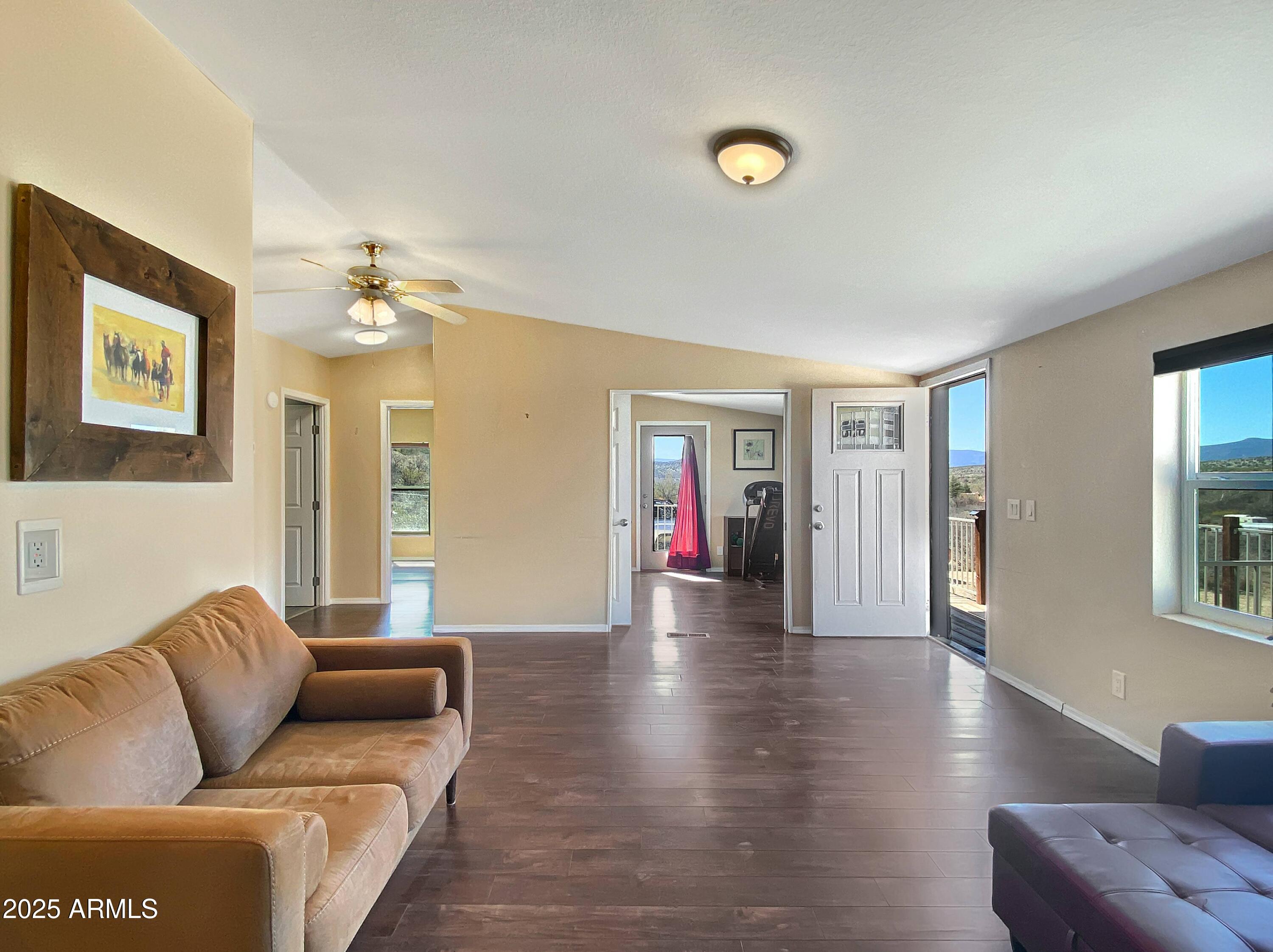1275 Reay Road Rimrock, AZ 86335 - Photo 7 of 33 Family Room