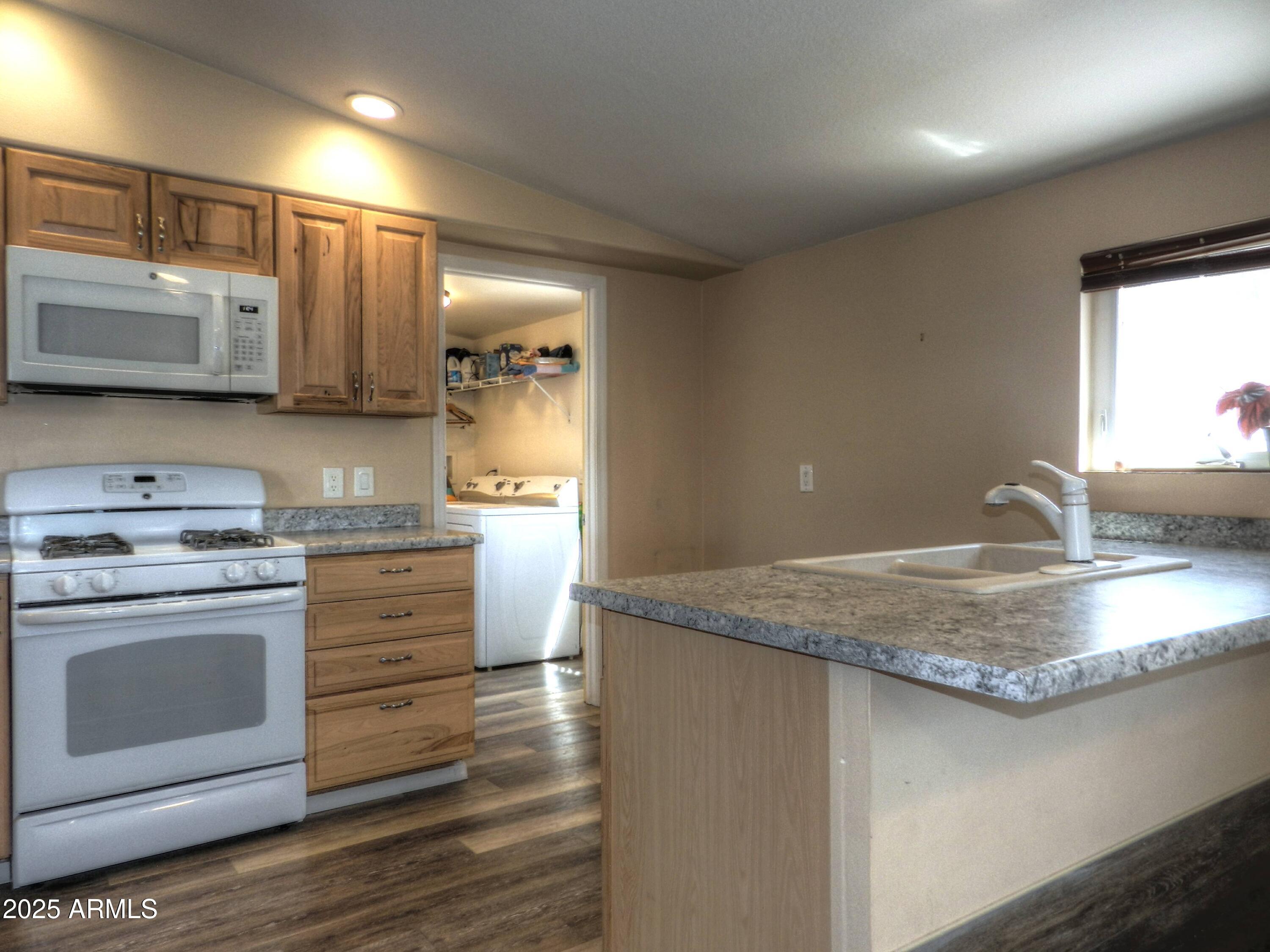 1275 Reay Road Rimrock, AZ 86335 - Photo 8 of 33 Kitchen 2