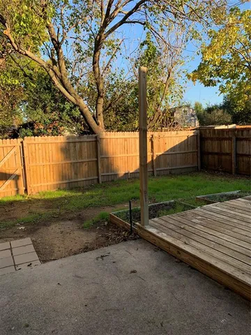 $1,680 | 5410 King Manor Drive, Lake Dallas, TX 75065