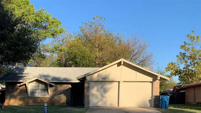 $1,680 | 5410 King Manor Drive, Lake Dallas, TX 75065