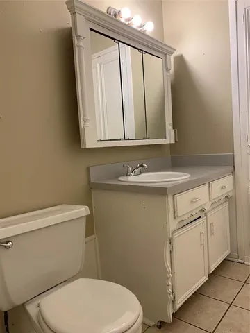 $1,680 | 5410 King Manor Drive, Lake Dallas, TX 75065