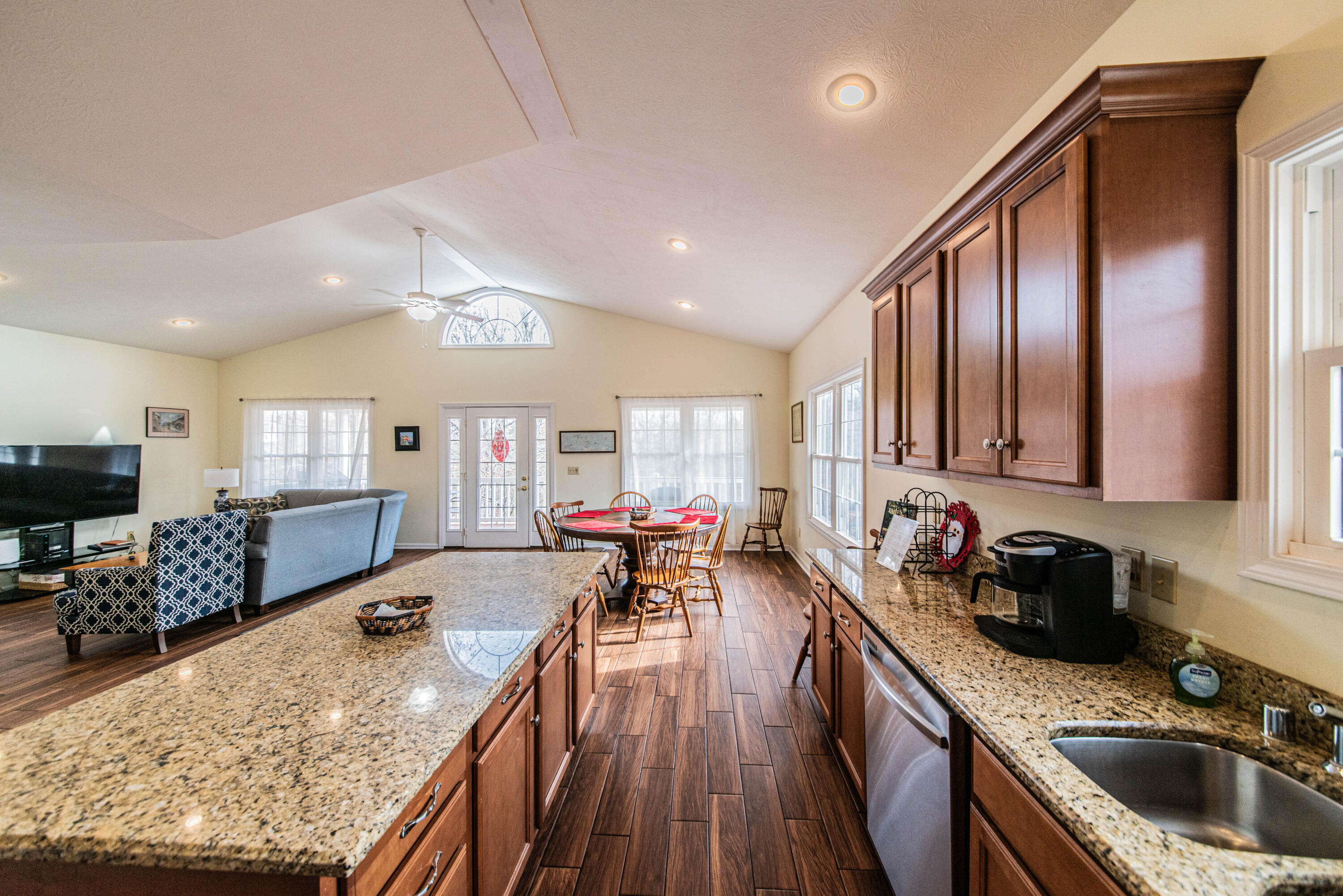444 East Commerce Avenue Grand Rivers, KY 42045 - Photo 7 of 18 _DSC6982