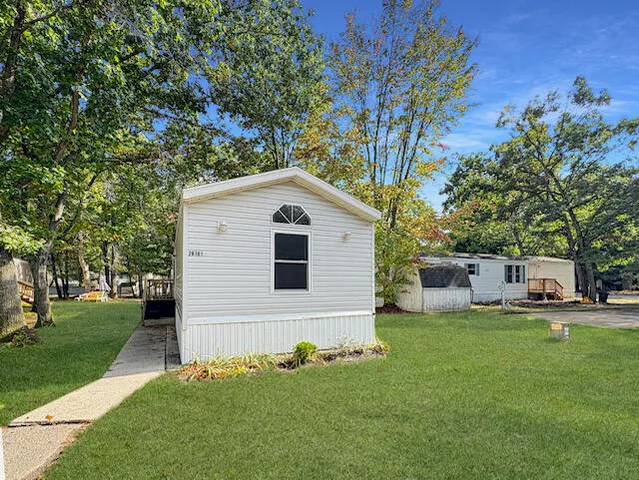 $48,900 | 20101 Tamarack Drive, Howard City, MI 49329