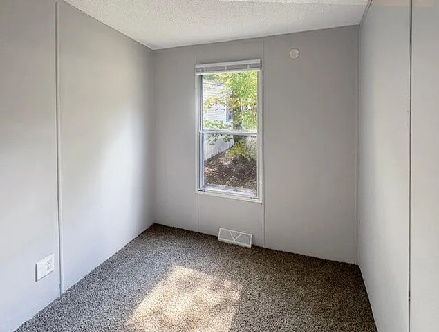 $48,900 | 20101 Tamarack Drive, Howard City, MI 49329