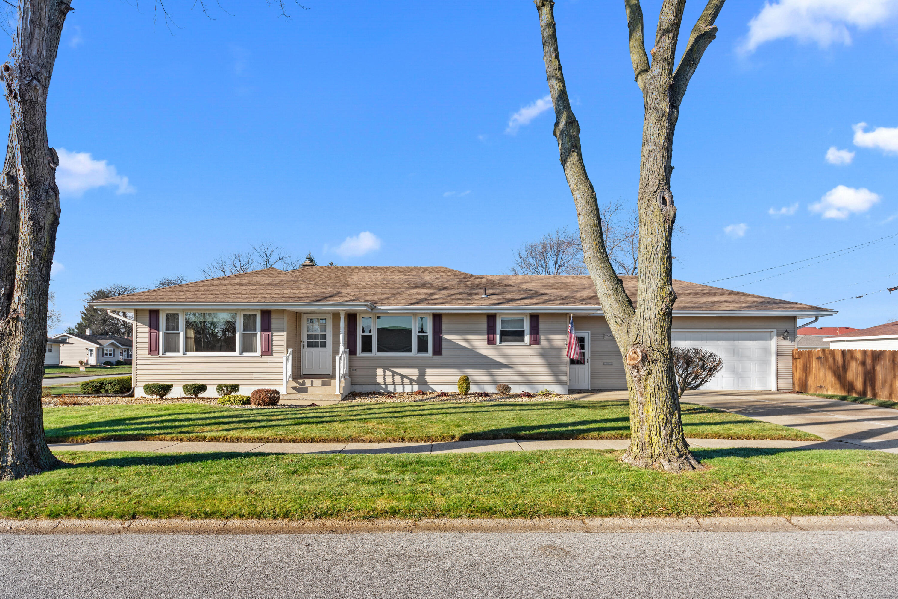 9548 Liable Road Highland, IN 46322 - Photo 1 of 29 3000x2002