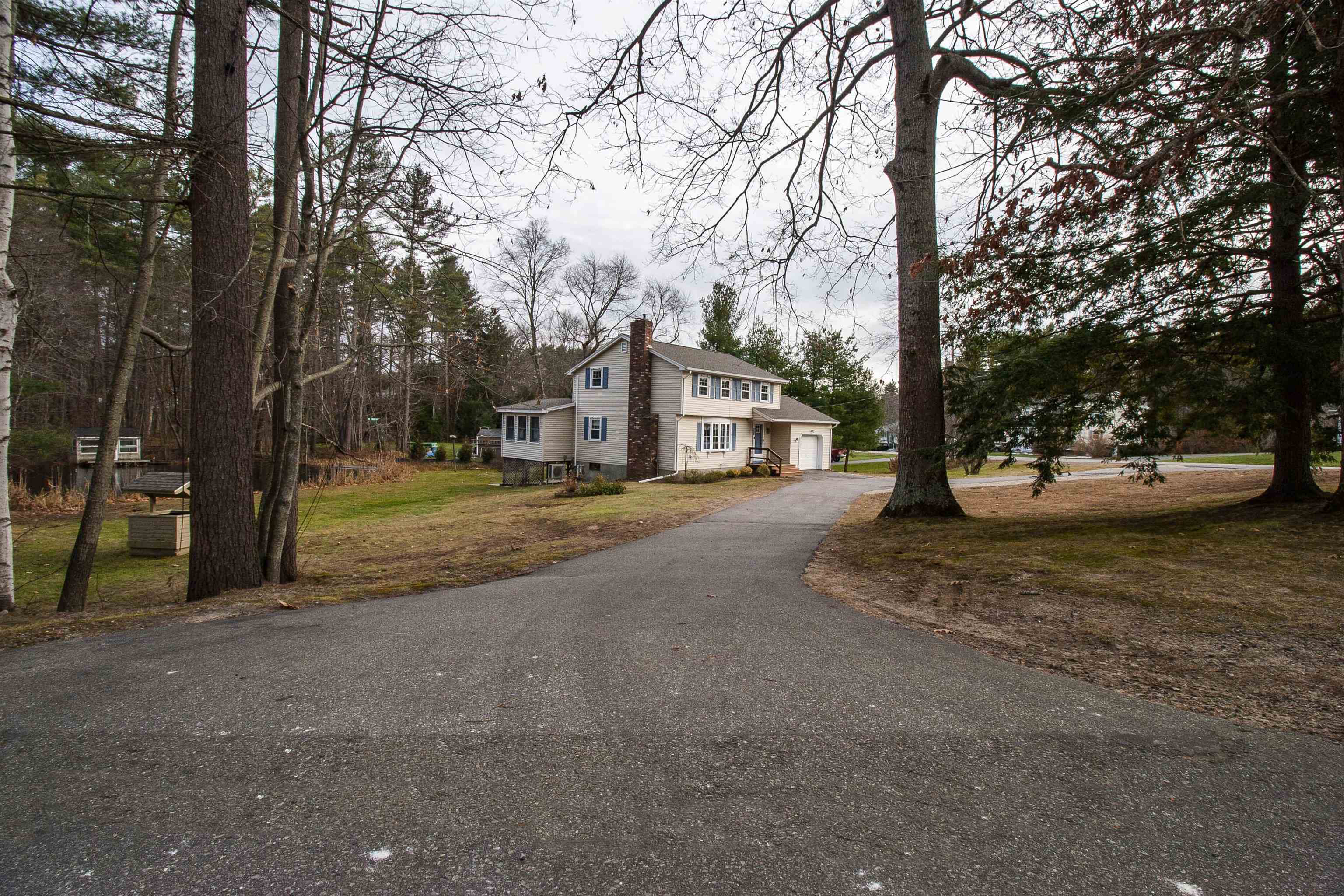 94 Chase Road Londonderry, NH 03053 - Photo 12 of 40