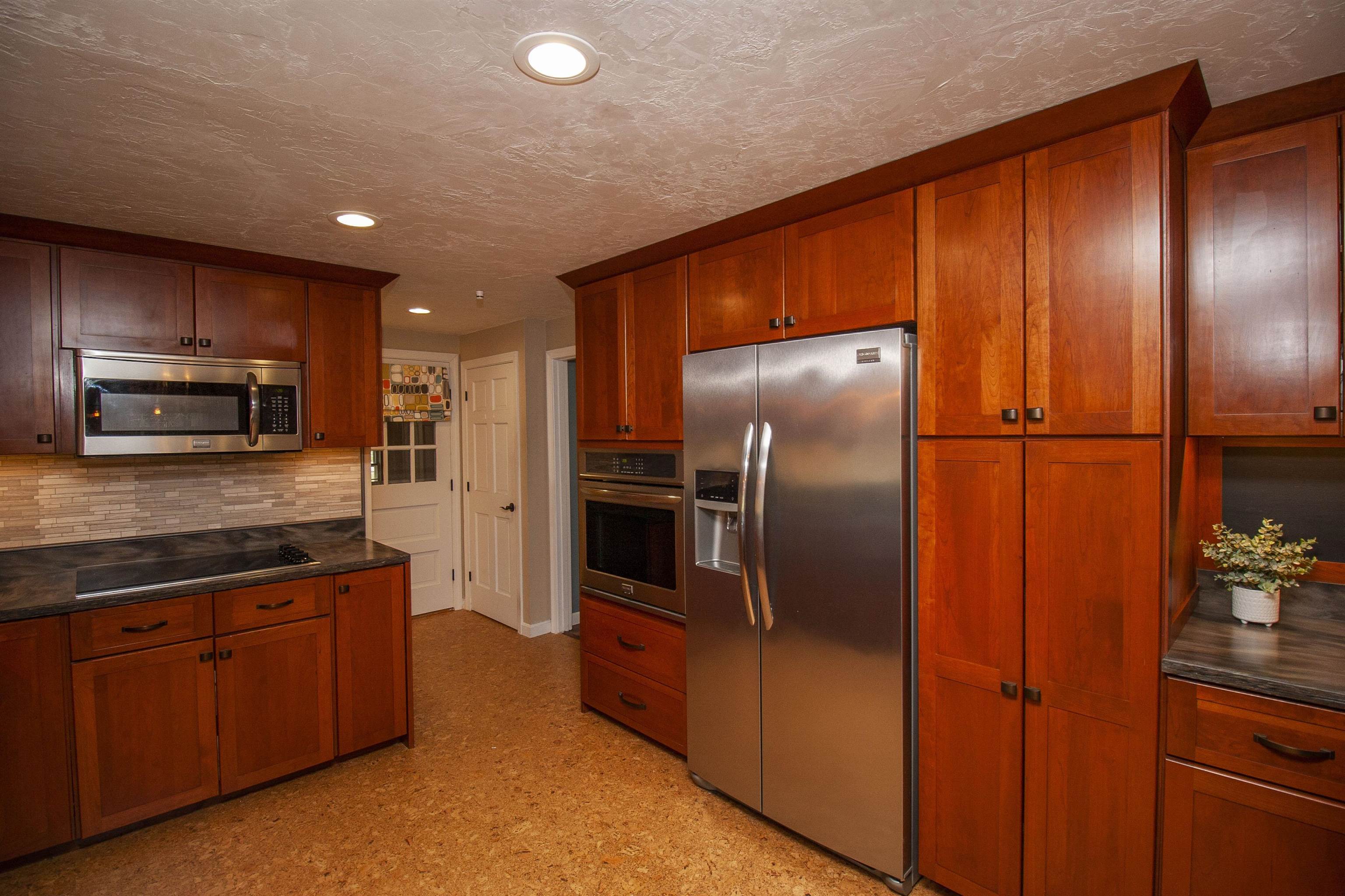 94 Chase Road Londonderry, NH 03053 - Photo 20 of 40