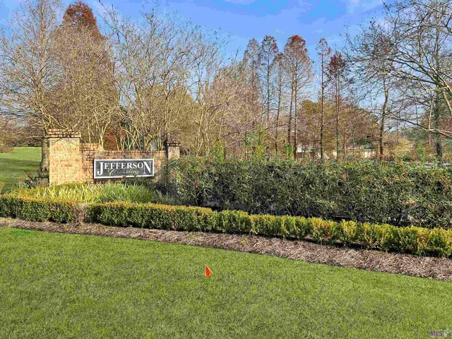 $475,000 | 16445 Long Lake Drive, Prairieville, LA 70769