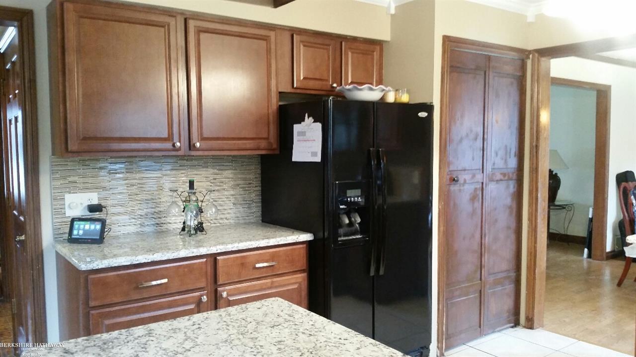35329 Riebel Clinton Township, MI 48035 - Photo 8 of 44 Gallery Image 8