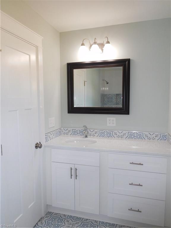 3545 Milhaven Road Winston-Salem, NC 27106 - Photo 20 of 30 Hall Bathroom.