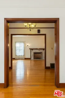 $1,999,000 | 955 South Highland Avenue, Los Angeles, CA 90036