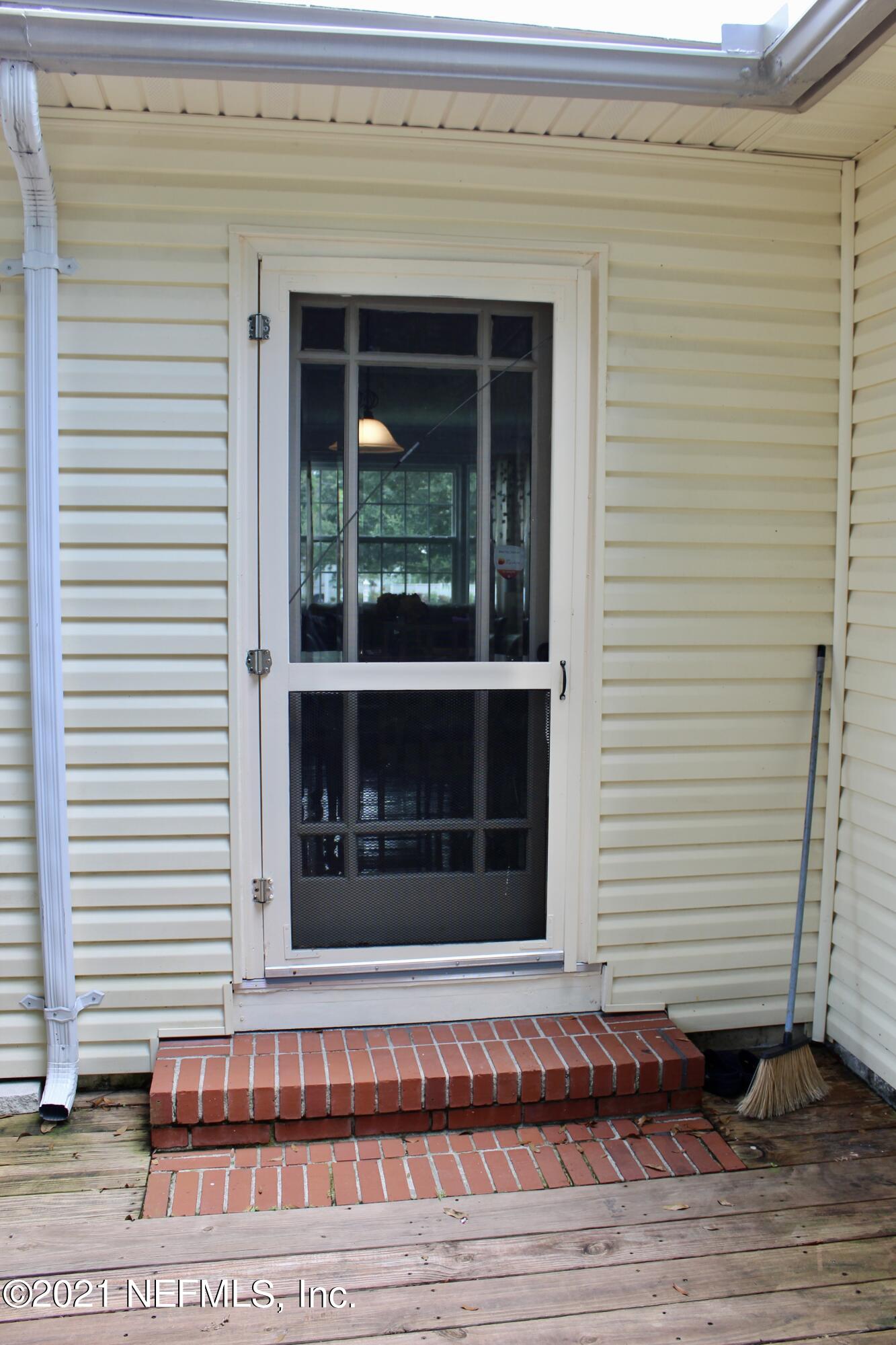 1840 Cornell Road Jacksonville, FL 32207 - Photo 18 of 24 a view of a entryway of the house