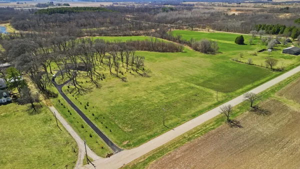 $425,000 | 5287 East Canfield (5 Ac) Road, Chana, IL 61015