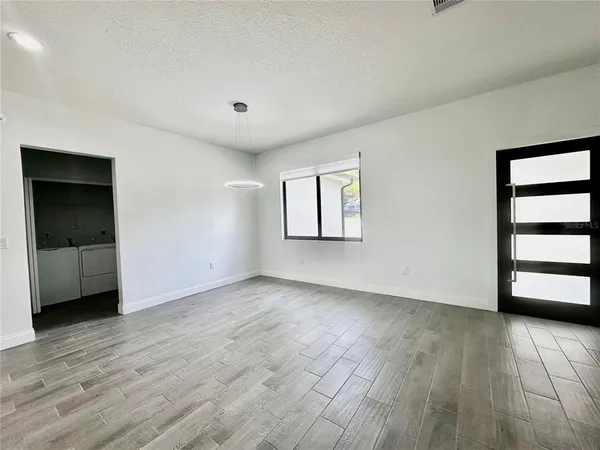 $2,349 | 774 West 9th Street, Deltona, FL 32725