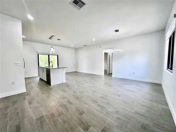 $2,349 | 774 West 9th Street, Deltona, FL 32725