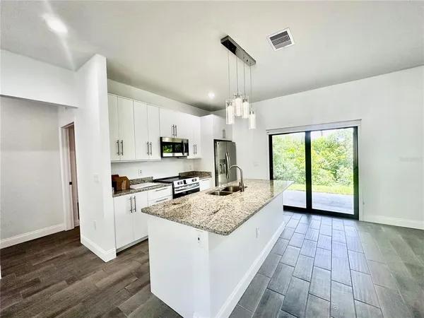 $2,349 | 774 West 9th Street, Deltona, FL 32725