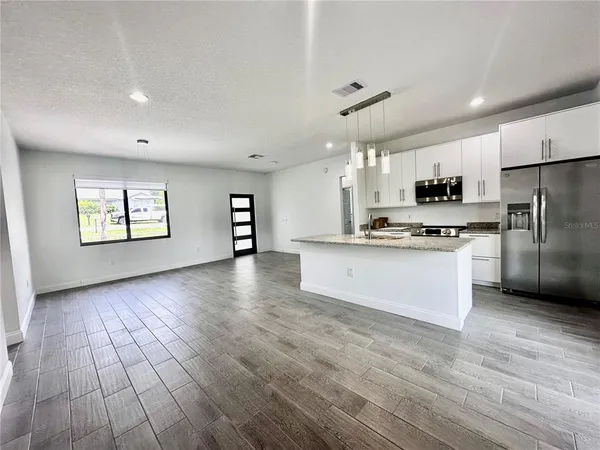 $2,349 | 774 West 9th Street, Deltona, FL 32725