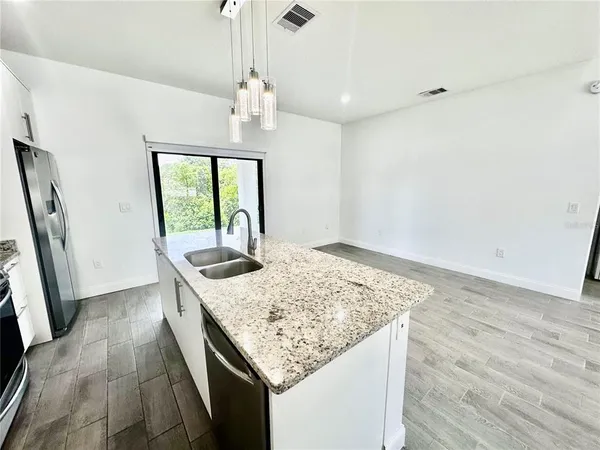 $2,349 | 774 West 9th Street, Deltona, FL 32725