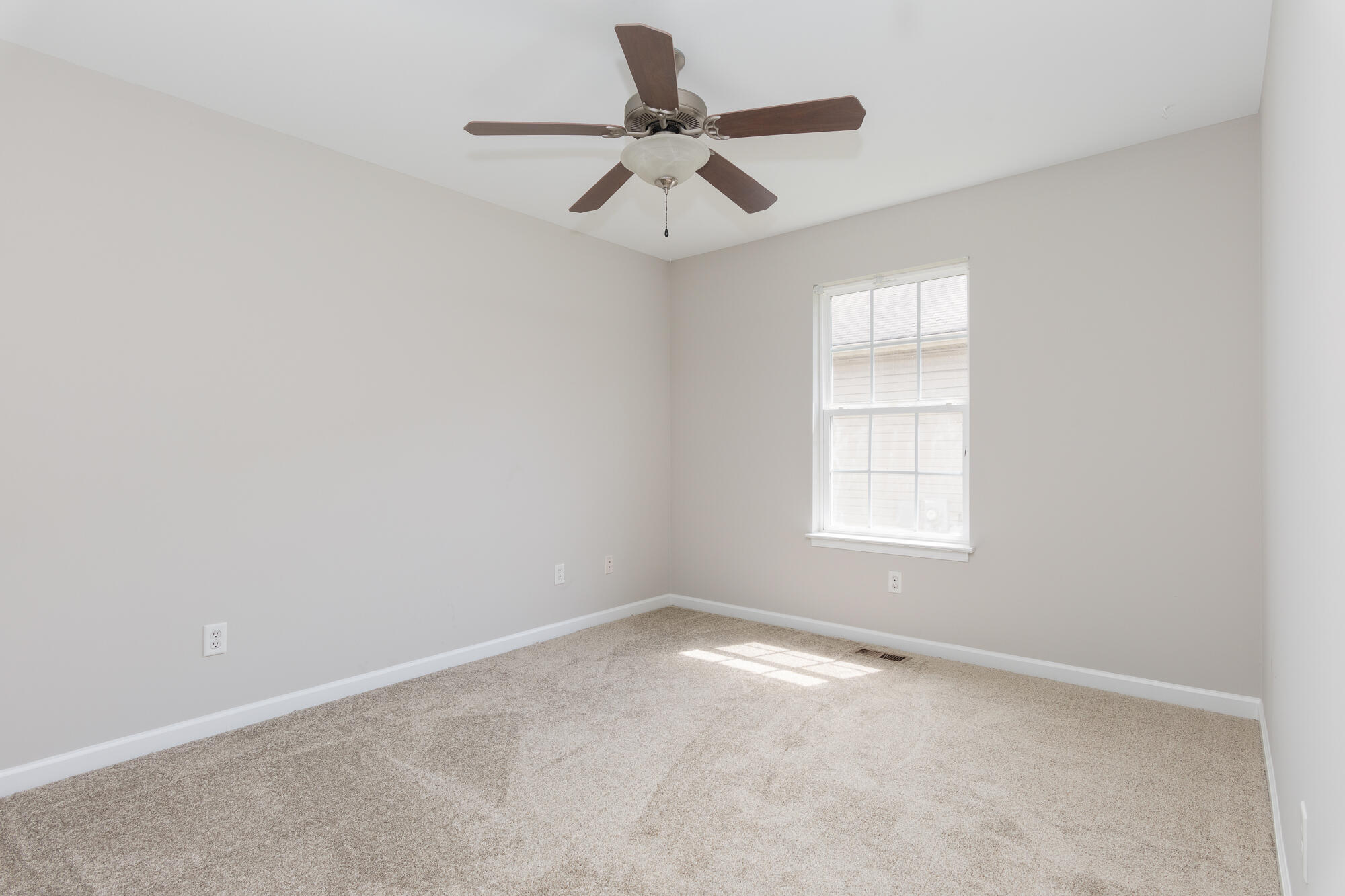3784 Kellys Ferry Road Chattanooga, TN 37419 - Photo 22 of 37 20230429_3784KellysFerry__HoltWebb_0121_