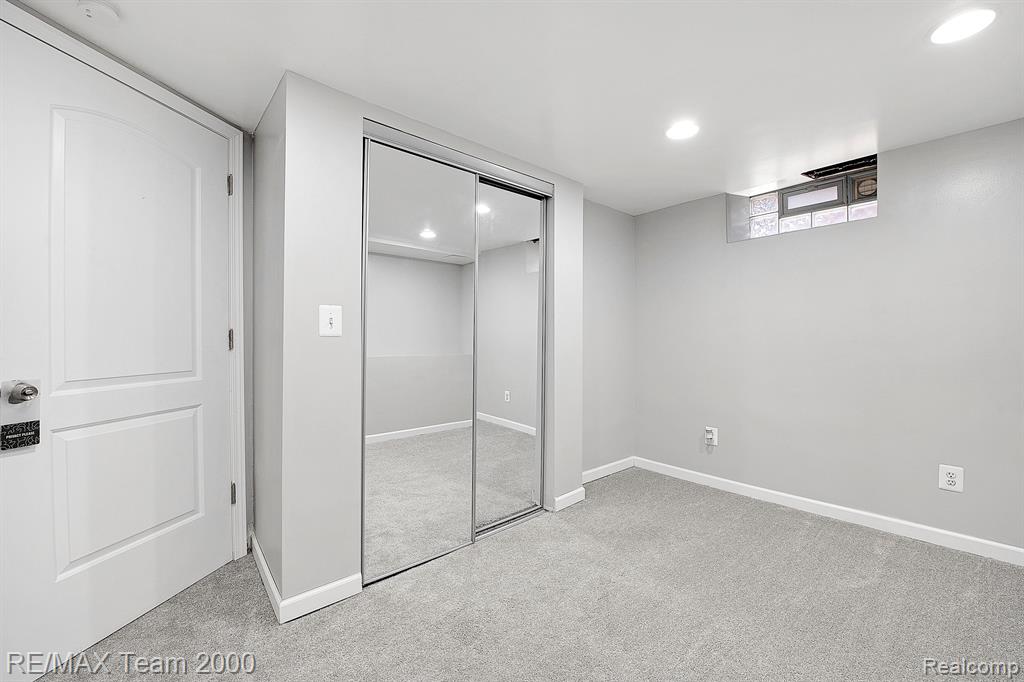 6409 Chase Road Dearborn, MI 48126 - Photo 24 of 25