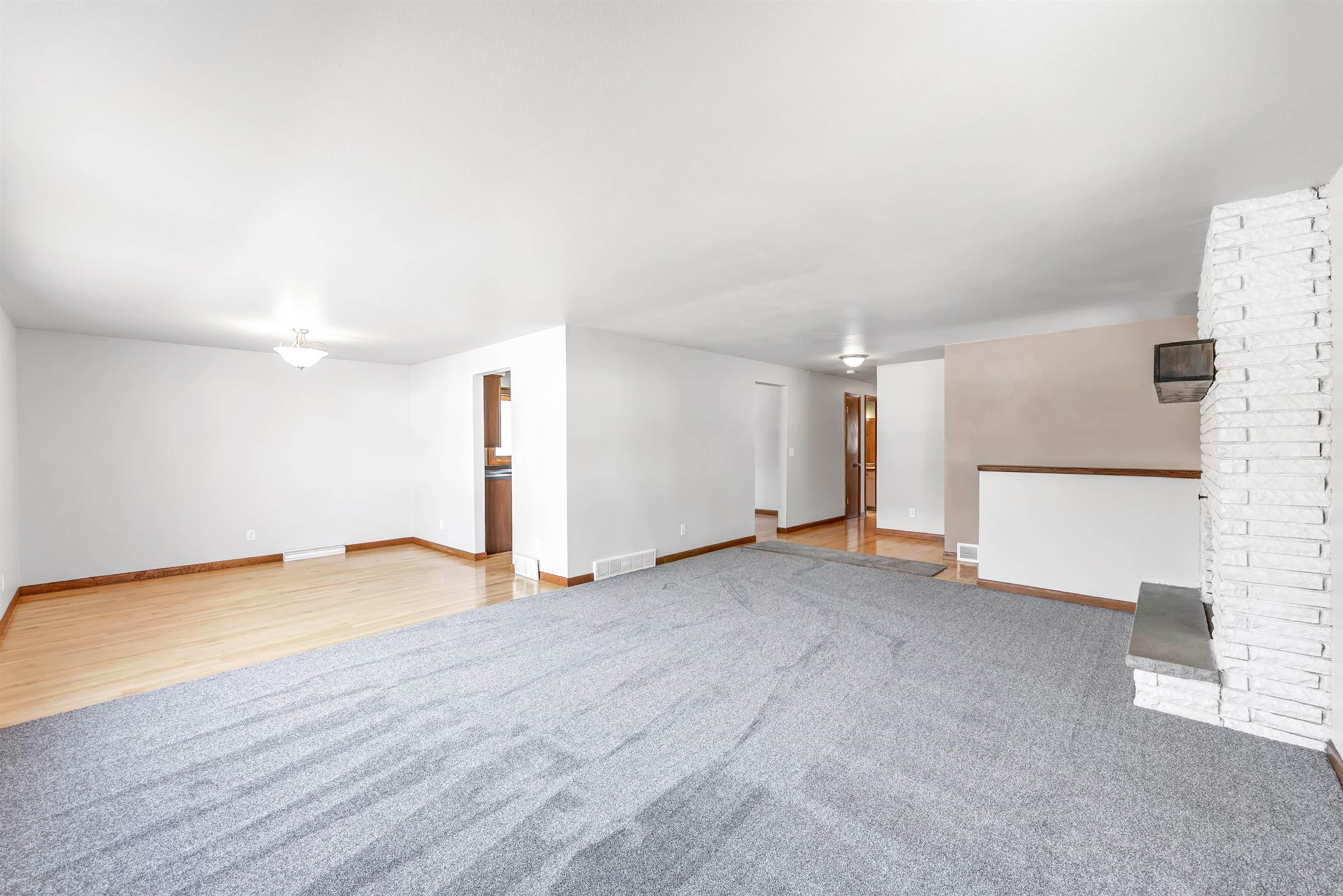 808 Ridgeway Boulevard De Pere, WI 54115 - Photo 11 of 29