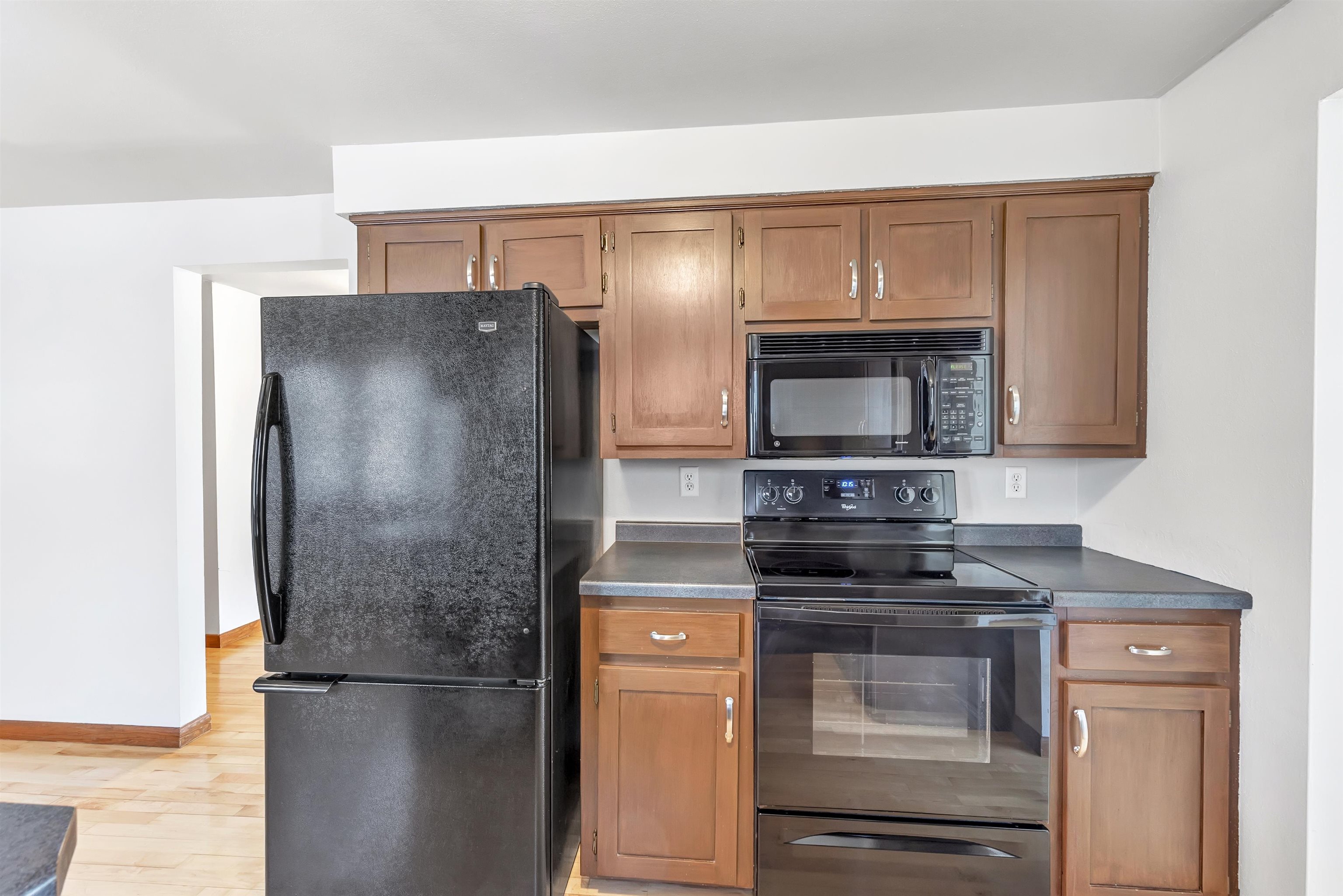 808 Ridgeway Boulevard De Pere, WI 54115 - Photo 7 of 29