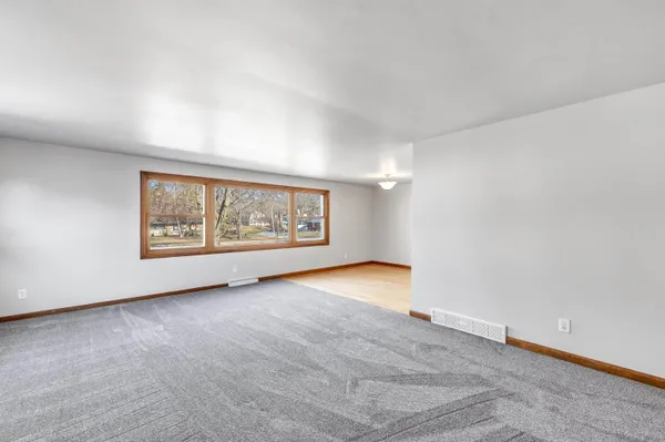 $349,900 | 808 Ridgeway Boulevard, De Pere, WI 54115