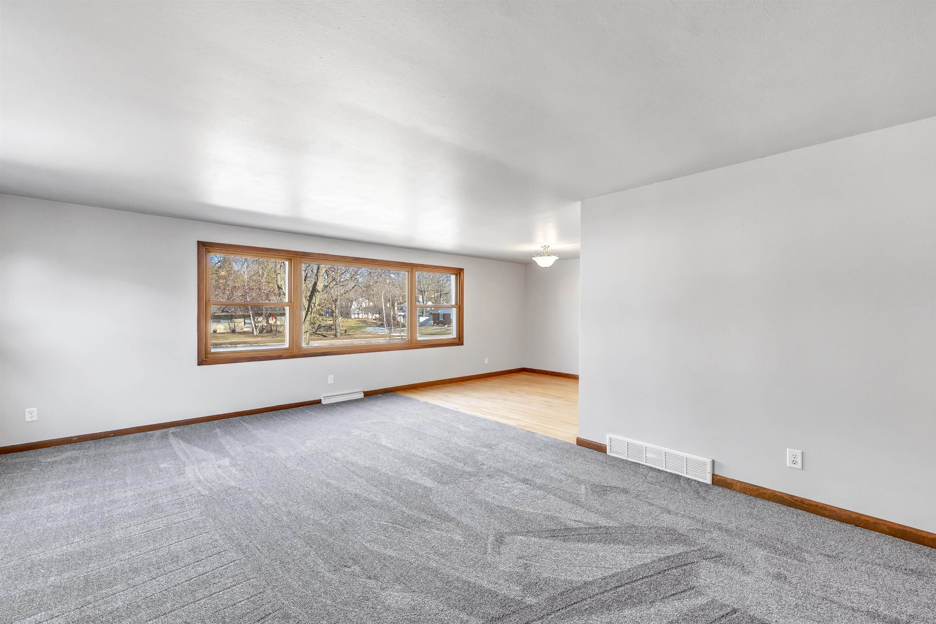 808 Ridgeway Boulevard De Pere, WI 54115 - Photo 9 of 29