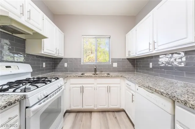 $1,325 | 5655 East Sahara Avenue, Unit 2068, Las Vegas, NV 89142