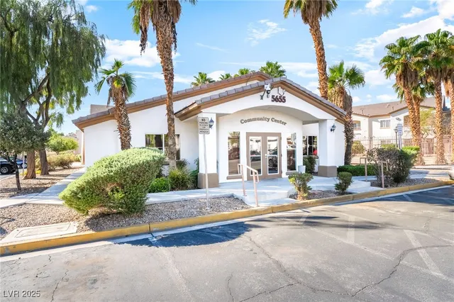 $1,325 | 5655 East Sahara Avenue, Unit 2068, Las Vegas, NV 89142