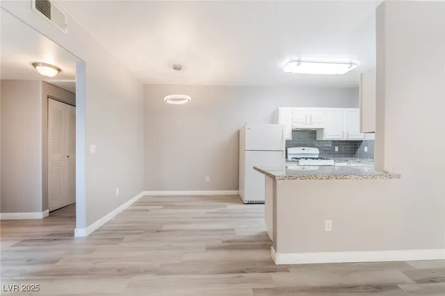 $1,325 | 5655 East Sahara Avenue, Unit 2068, Las Vegas, NV 89142