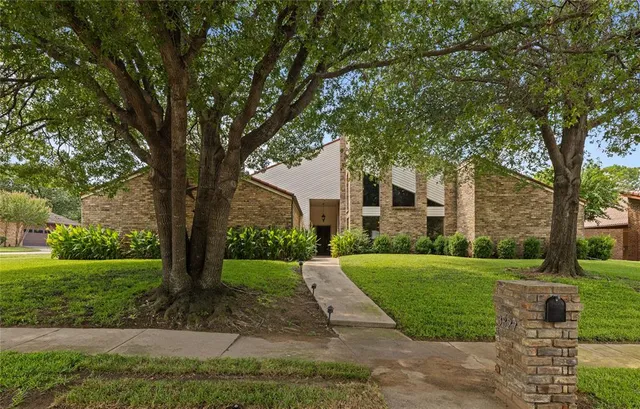 $625,000 | 3827 Ashbury Lane, Bedford, TX 76021