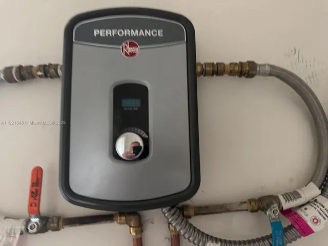 a picture of water heater