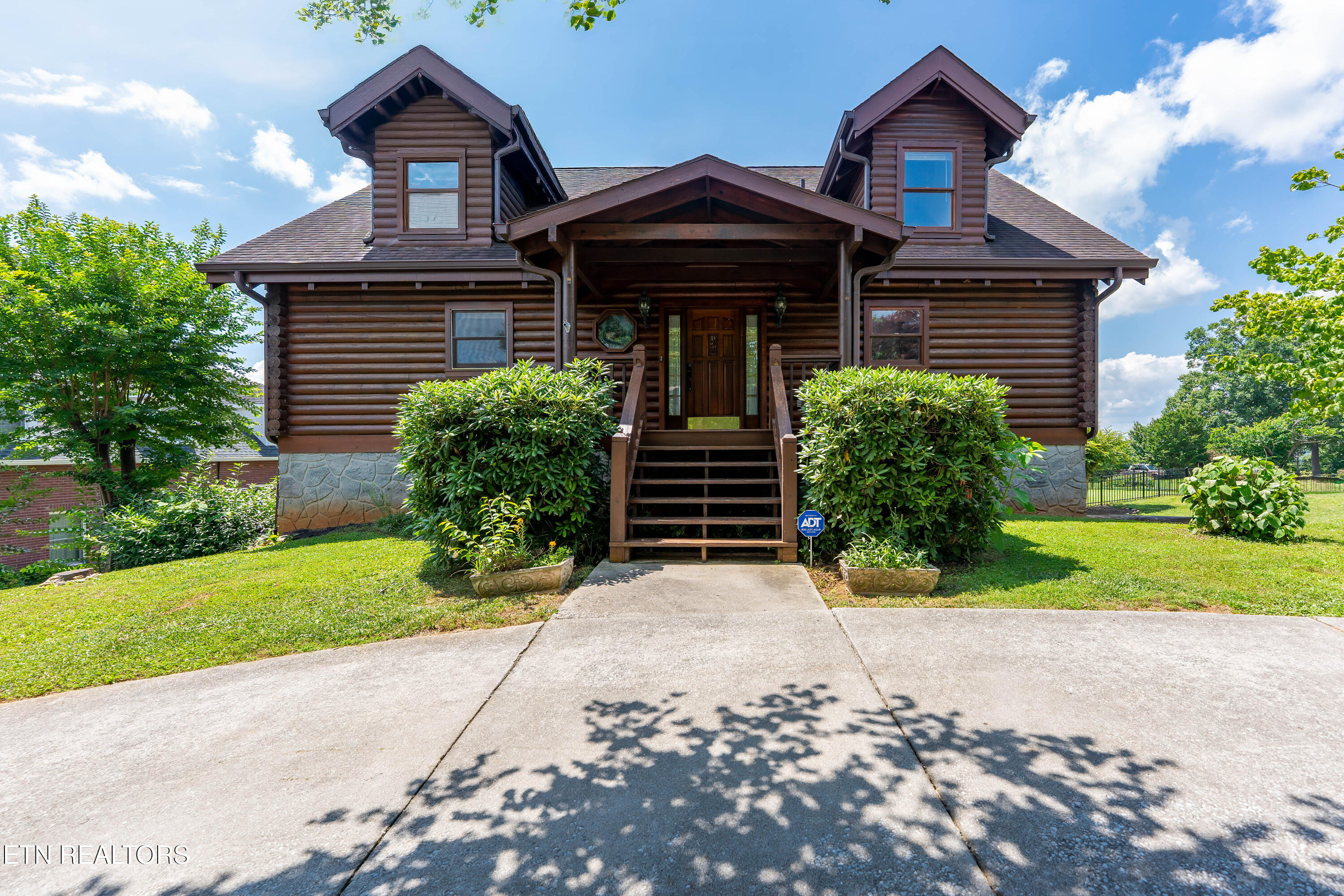 1163 Country Club Road Dandridge, TN 37725 - Photo 4 of 56 _DSC4373-Edit-Edit