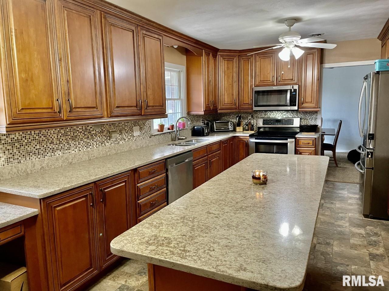 4023 Metcalf Road Iuka, IL 62849 - Photo 4 of 26