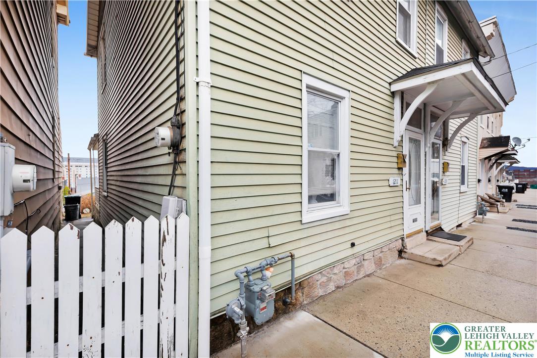1211 Mechanic Street Bethlehem, PA 18015 - Photo 4 of 28