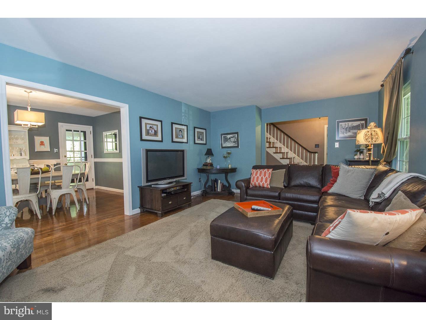 285 Vincent Road Paoli, PA 19301 - Photo 4 of 23 Living Room