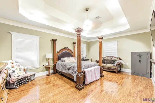 $328,000 | 306 Mandalay W Drive, Houma, LA 70360