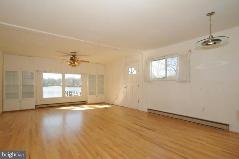721 Shore Road Severna Park, MD 21146 - Photo 5 of 11 Living Room/Dining Room