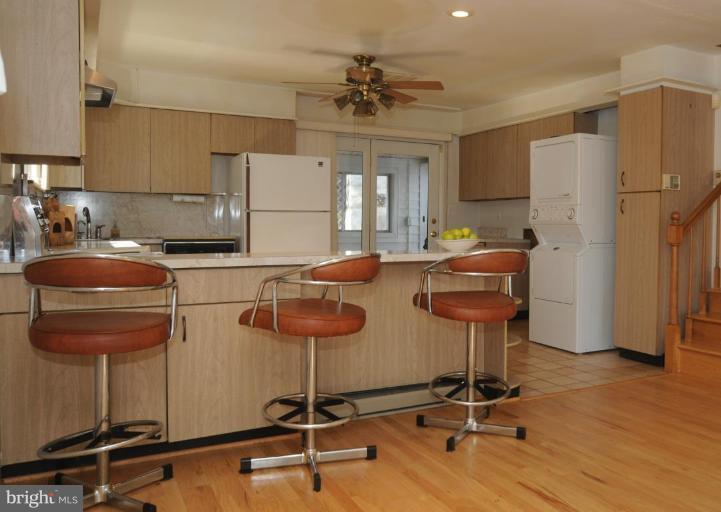 721 Shore Road Severna Park, MD 21146 - Photo 7 of 11 Kitchen/Dining Room