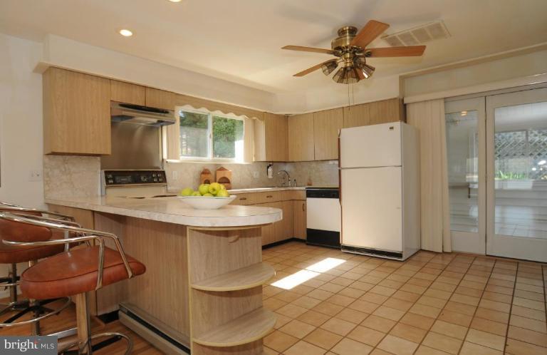 721 Shore Road Severna Park, MD 21146 - Photo 8 of 11 Kitchen