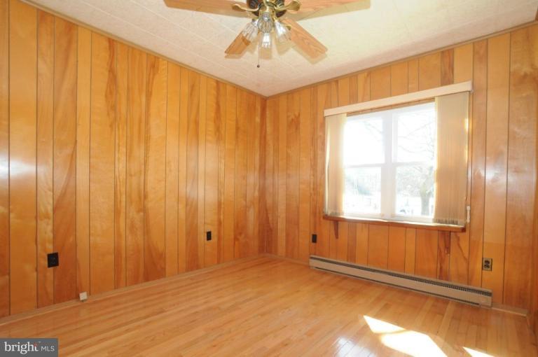 721 Shore Road Severna Park, MD 21146 - Photo 9 of 11 Master Bedroom