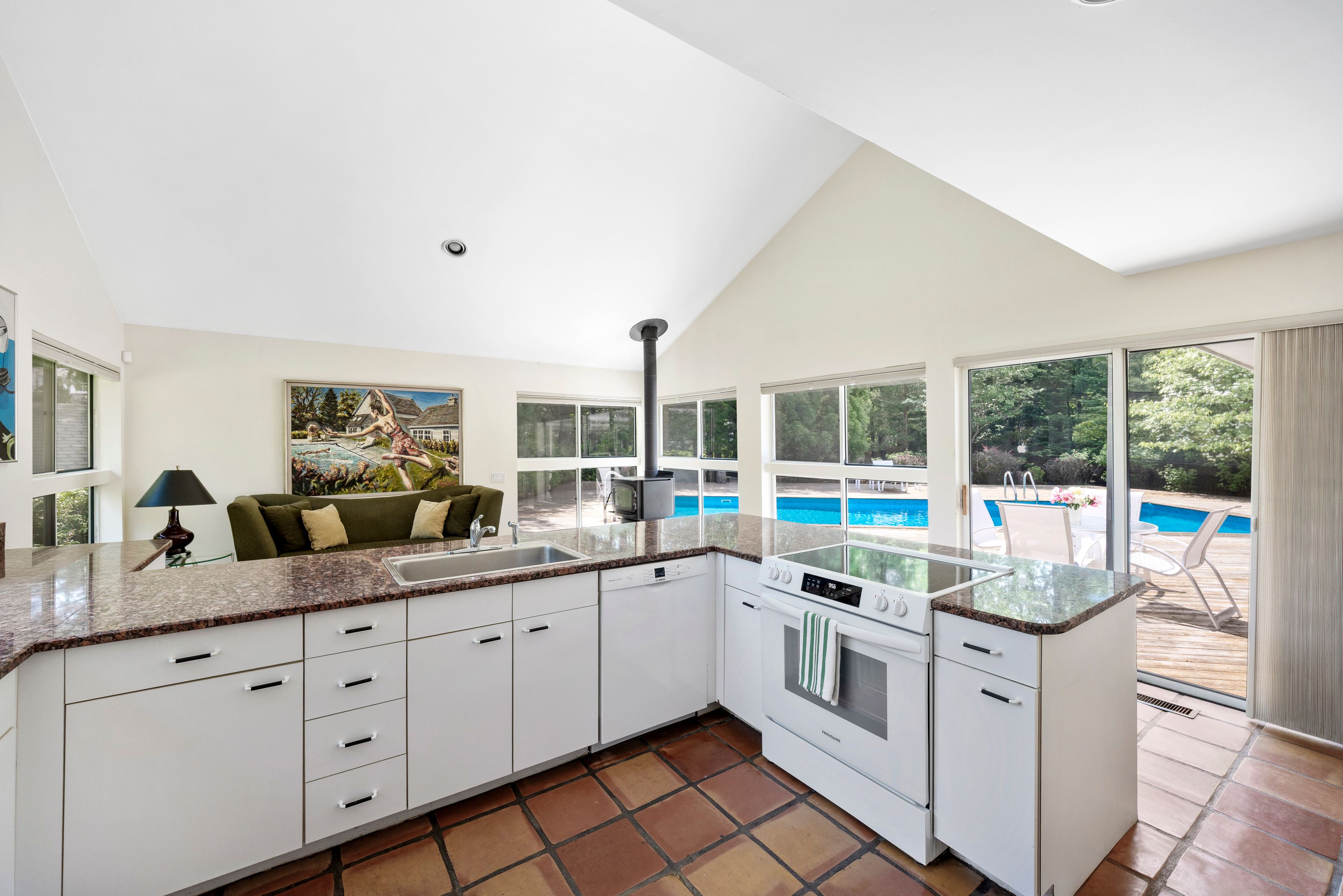 4 Plover Way East Hampton, NY 11937 - Photo 13 of 22